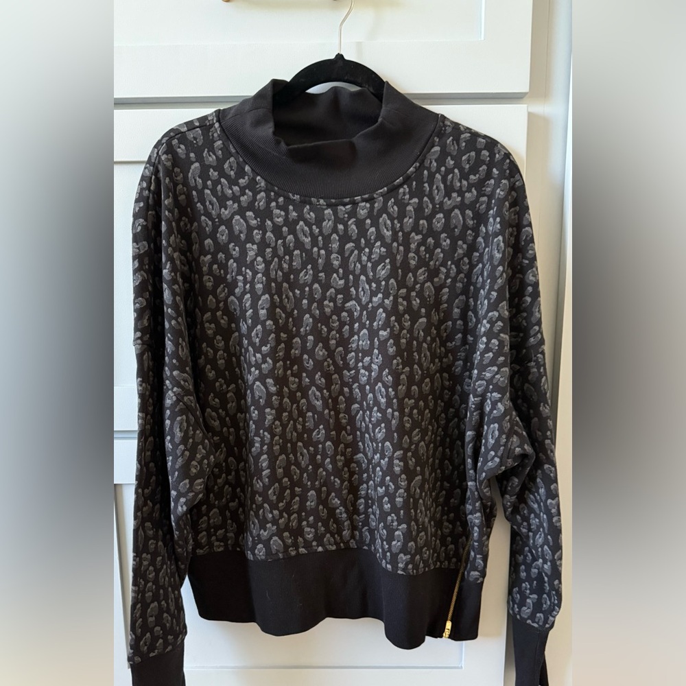 Woman’s XXL Cheetah Patterned Mock Neck Sweater